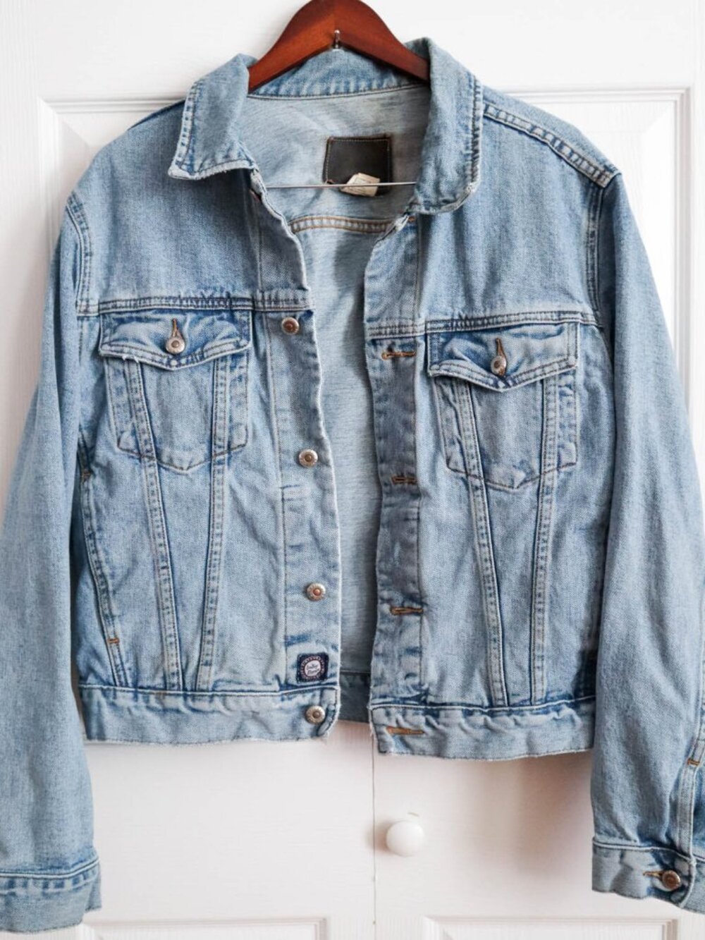 Vintage GAP Authentic Finish Sz M Indigo Denim Jean Trucker Jacket Distressed